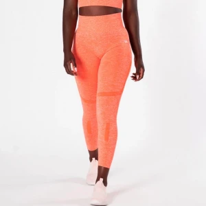 ICIW slutsålda tights xs - Använda ett par gånger, storlek S passar xs.  Valde bilder ifrån hemsidan för att färgen var jättesvår att få rätt på bild. ICANIWILL Queen Mesh 7/8 Tights Neon Orange.