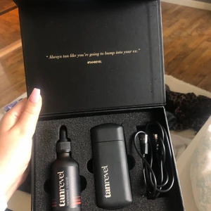 Tanrevel 👙🪷🌸 - Tanrevel! Använd den 1 gång men färgen passar inte mig tyvärr 🌸 nypris 699 jag säljer för 250kr! Själva ”serumet” är nästan helt fullt ⚡️