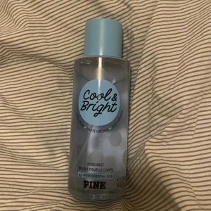 Victoria Secret - Säljer denna body mist från Pink/vs då den ej kommer till andvändning. Som fräsch doft till sommaren. Sälja för 99, nypris 199
