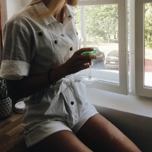 Playsuit - Vit Playsuit från Elsa Hosk X Bik Bok Storlek 34