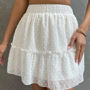 Vit bohokjol - Kjolen är oanvänd & är köpt från shein i storlek M. 