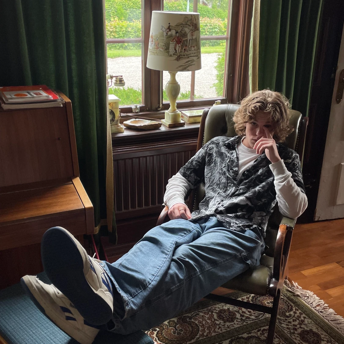 Black and white button up - 90