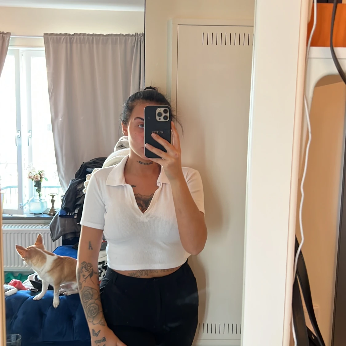 Croppad topp med krage