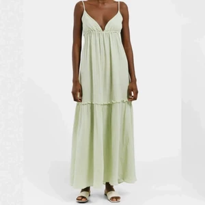 Långklänning Twist & Tango - Säljer denna otrolig klänning från Twist & Tango! Enbart använd en gång. Köpt för 1399kr. Perfekt för midsommar 😍