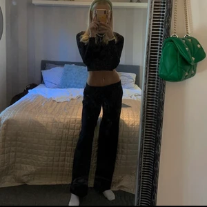 Kostymbyxor låga - Låga kostymbyxor svarta! Storlek S/M finns ingen storleks lapp