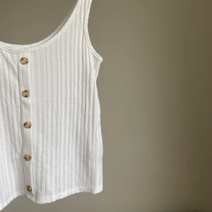 Linne - Linnea från HM i fint skick! Köparen står för frakten! 🌼