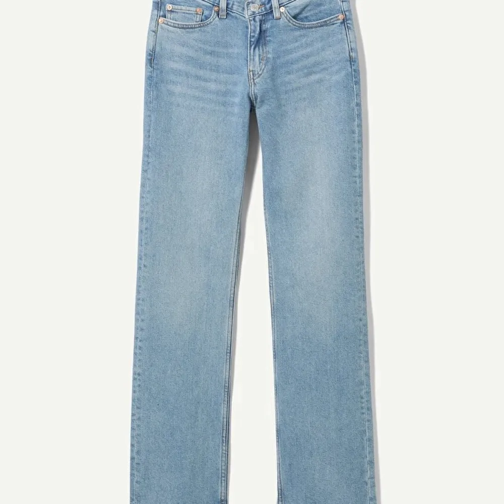 Säljer dessa as snygga weekday jeans i modellen 