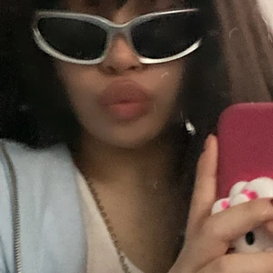 Y2k solglasögon  - Bra skick änvänt ba ett par gånger skriv om intresse <3