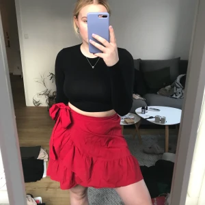 Kjol - Superfin kjol med volang 