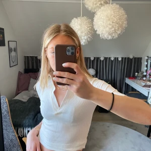 Topp - Piké liknande topp❤️‍🔥 passar perfekt till kjol eller ett par jeans bara