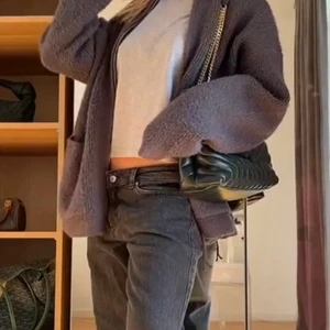 Zara jacka  - Säljer denna jätte fina zara zip koftan, fint skick knappt använd (första bilden lånad) 💗