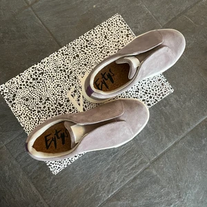 Helt nya eytys - Helt nya trendiga eytys som endast är provade. De är en lite mörkare grå färg som inte går att få tag på idag så det är som en limited edition💓 om flera är intresserade blir det en budgivning🥰🥰 fråga gärna mig om du undrar något! Köpt direkt för 800kr‼️ Det står fel pris!! 700kr är det jag säljer för❌❌‼️‼️