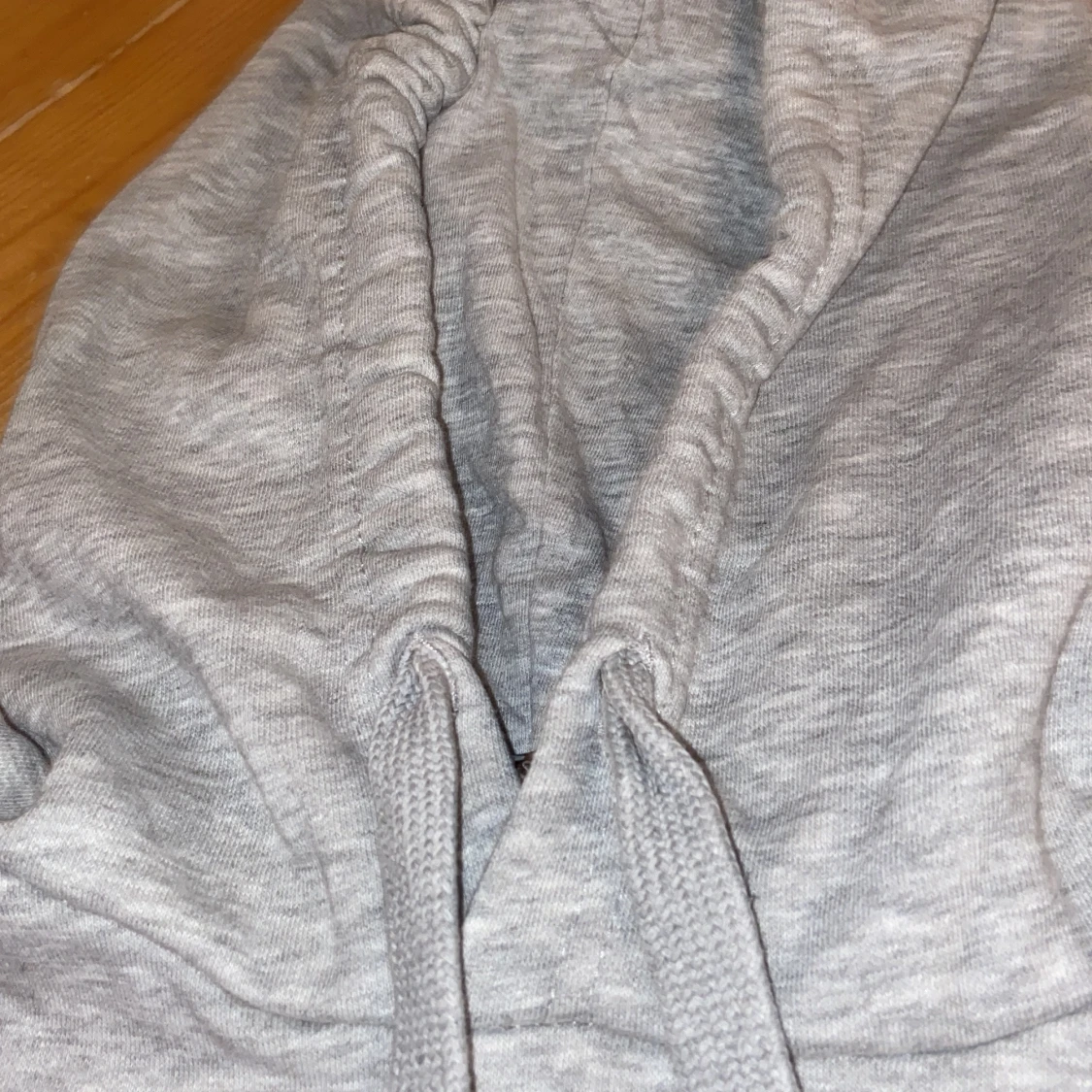 Grå lång hoodie - 90