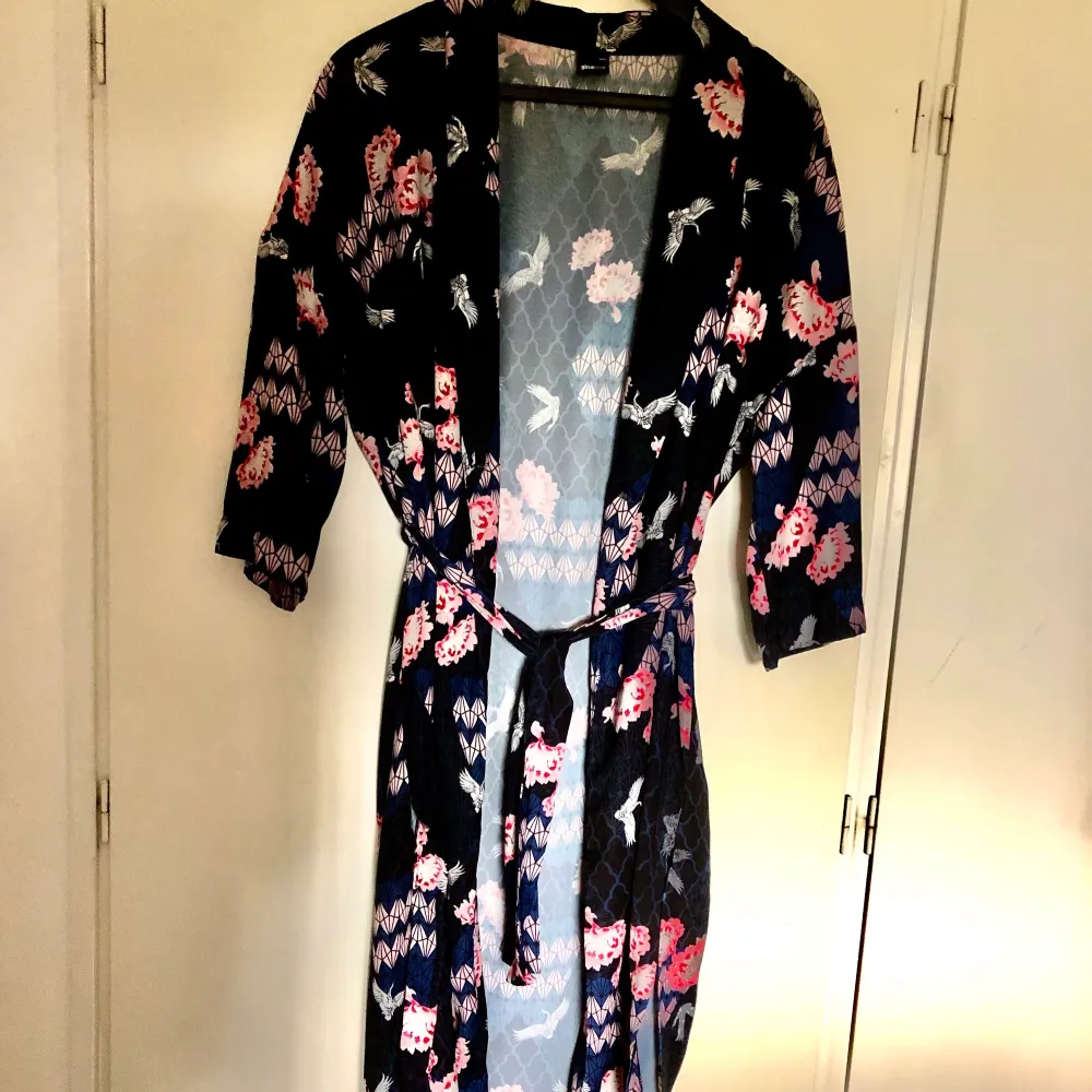 Satin Kimono M/L   . Jackor.