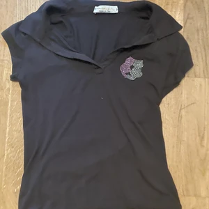 Y2k rhinestone topp - Skitcool topp med strass tryck på framsidan! Stl. Xs-M 