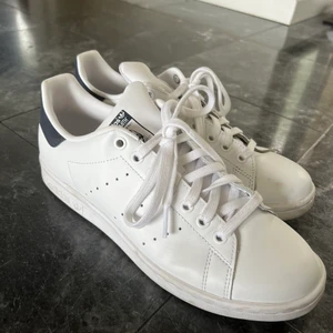 Adidas Stan Smith skor  - Storlek 41, använda en gång 