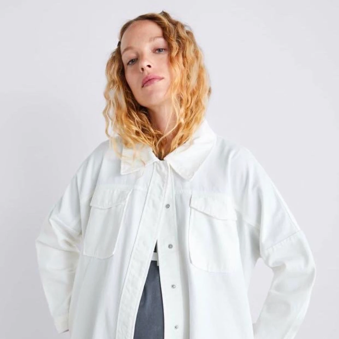 Vit oversize jeansjacka ZARA strl. S - 91