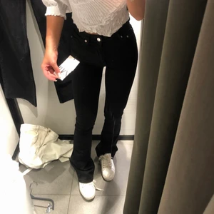 svarta bootcut high waist - använda en gång. som nya. 