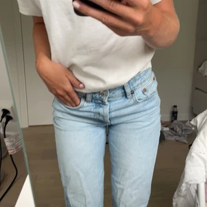 Jeans  - Säljer dessa jättefina jeansen då dom inte kommer till användning längre. ❤️❤️