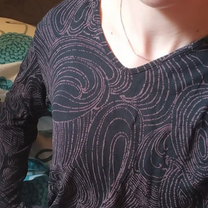 Mönstrad tröja - Strl 42 men passar en S ungefär. 