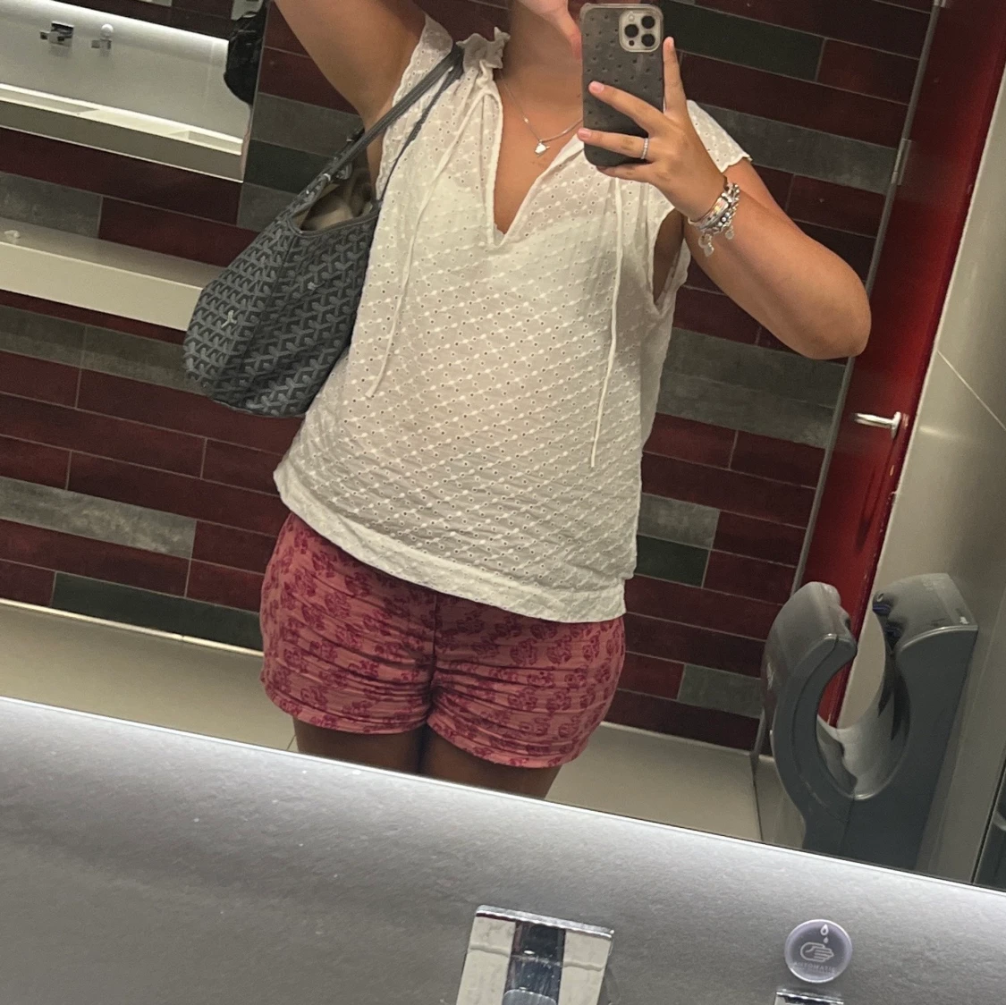 Vit blus ifrån hm - 91