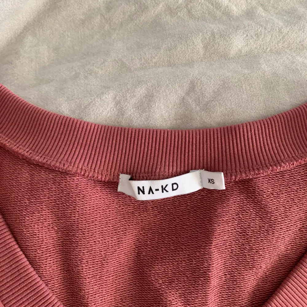 Skön sweatshirt från NA-KD i oversize modell. Köparen betalar frakten💗. Tröjor & Koftor.