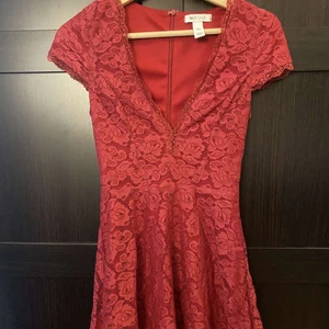 Klänning röd - Röd klänning, från Nelly, aldrig använd