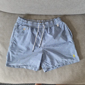Ralph Lauren Badbyxor - Fina badbyxor i bra skick. Storlek S. Blå & vit rutiga
