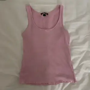 Rosa linne från hm för några år sen säljer pga strl inte passar mig😭😻🙏 