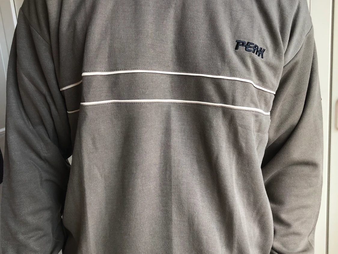 VINTAGE PEAK PERFORMANCE SWEATSHIRT - 90