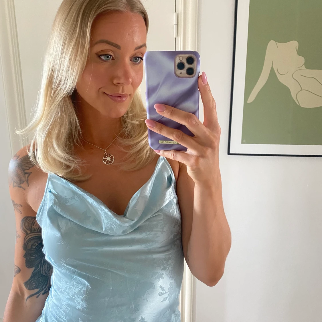 Klänning i sidenmaterial