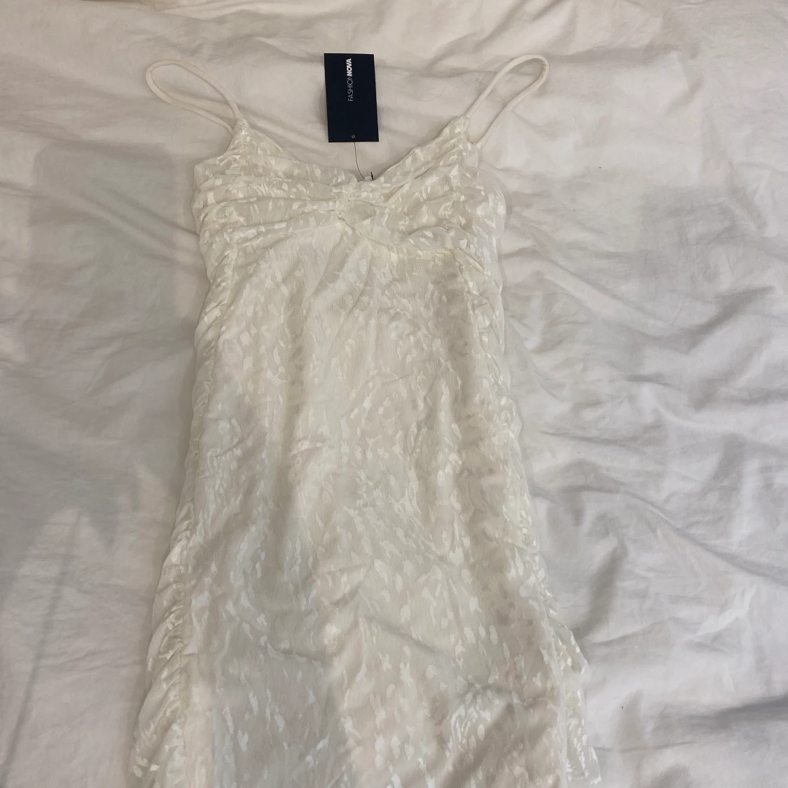 Vit leopard mönstrad klänning OANVÄND 