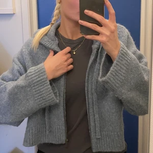 Stickad Hoodie från zara  - Knappt använd 