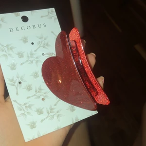 Hårklämma - Jag har inget det matchar med. Hjärtformad. 