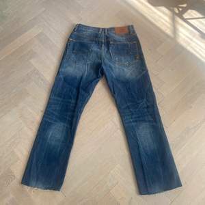 Coola element jeans köpta på second hand. Säljer pga för lite användning. storlek 30, men de är avklippta längst ner. skriv privat för mer info 💘 100kr+frakt (66kr)