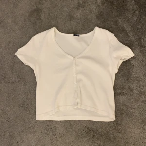 Topp från brandy Melville  - En topp som jag har använt en gång köparen står för frakt (59kr) 