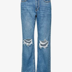 Jeans mdd hål i - Säljer mina jeans dom e mörka blåa med hål i