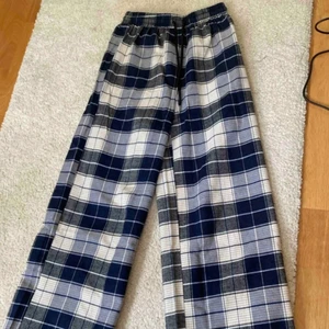 Pyjamasbyxor  - Blå pyjamasbyxor🚀