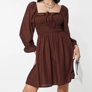 Klänning - Helt ny klänning från Asos! Aldrig använt. Säljes pga inte min stil. Köptes för 329kr, säljes för 280kr💕