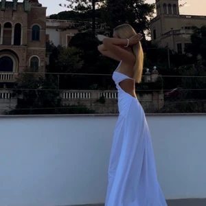 Klänning  - Säljer min klänning från SNDYS. Storlek S. Köp inte på köp direkt!