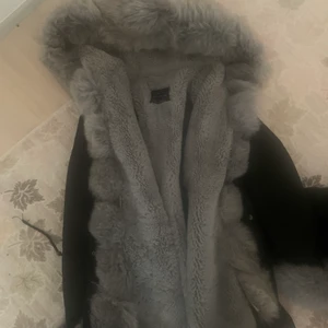 Skriv för flera bilder 💞 - Nu säljer jag min jacka från garoff väldigt bra skick 