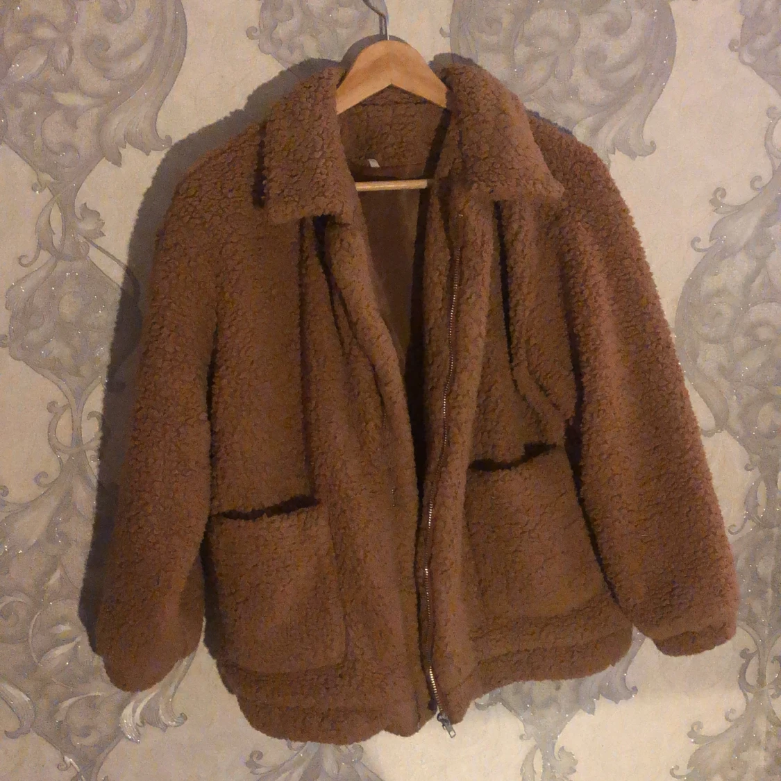 Fluffig brun Jacka