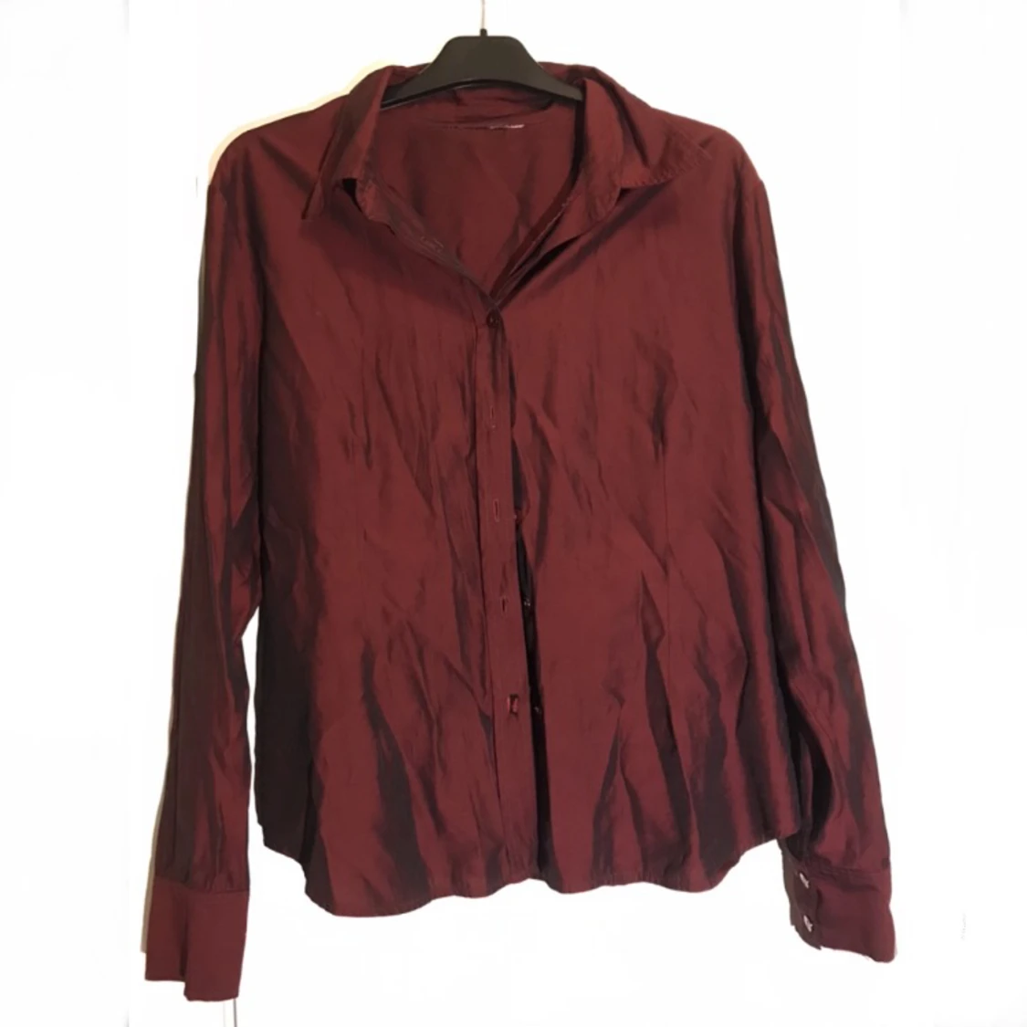 burgundy skjorta