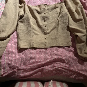 Brun blus  - Blus från Shein. Pris + frakt