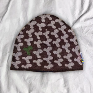 graphic beanie - mössa med cool design, sitter bra o tight💋