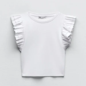 Volang topp - Säljer denna jätte fina volang topp i nyskick😍