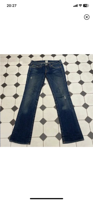 True religion jeans! - Jättefina true religion jeans som jag säljer då de inte passade mig. Kan mötas upp i Solna eller frakta. Midjemått: ca 79, Innerbenslängd: 83