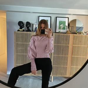 Ljuslila blus - Säljer denna fina ljus lila blus!! 😍 Använt endast några få gånger, bra skick!!  