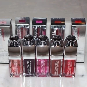 Dior lip oil - Skriv om ni är intresserade. 1= 49kr alla för 200