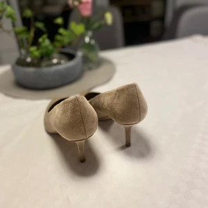 H&M klackskor - Klackskor från H&M i väldigt gott skick! 